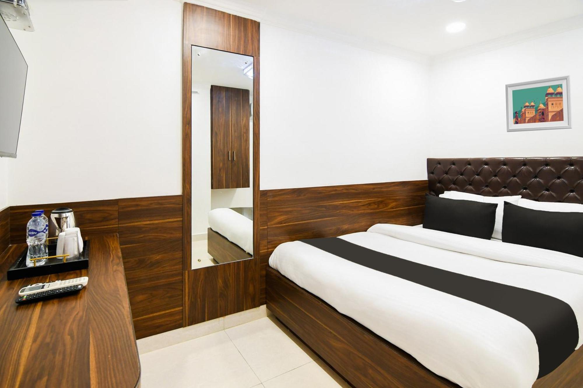 Super Hotel O Eminent Hotel Kalküta Dış mekan fotoğraf