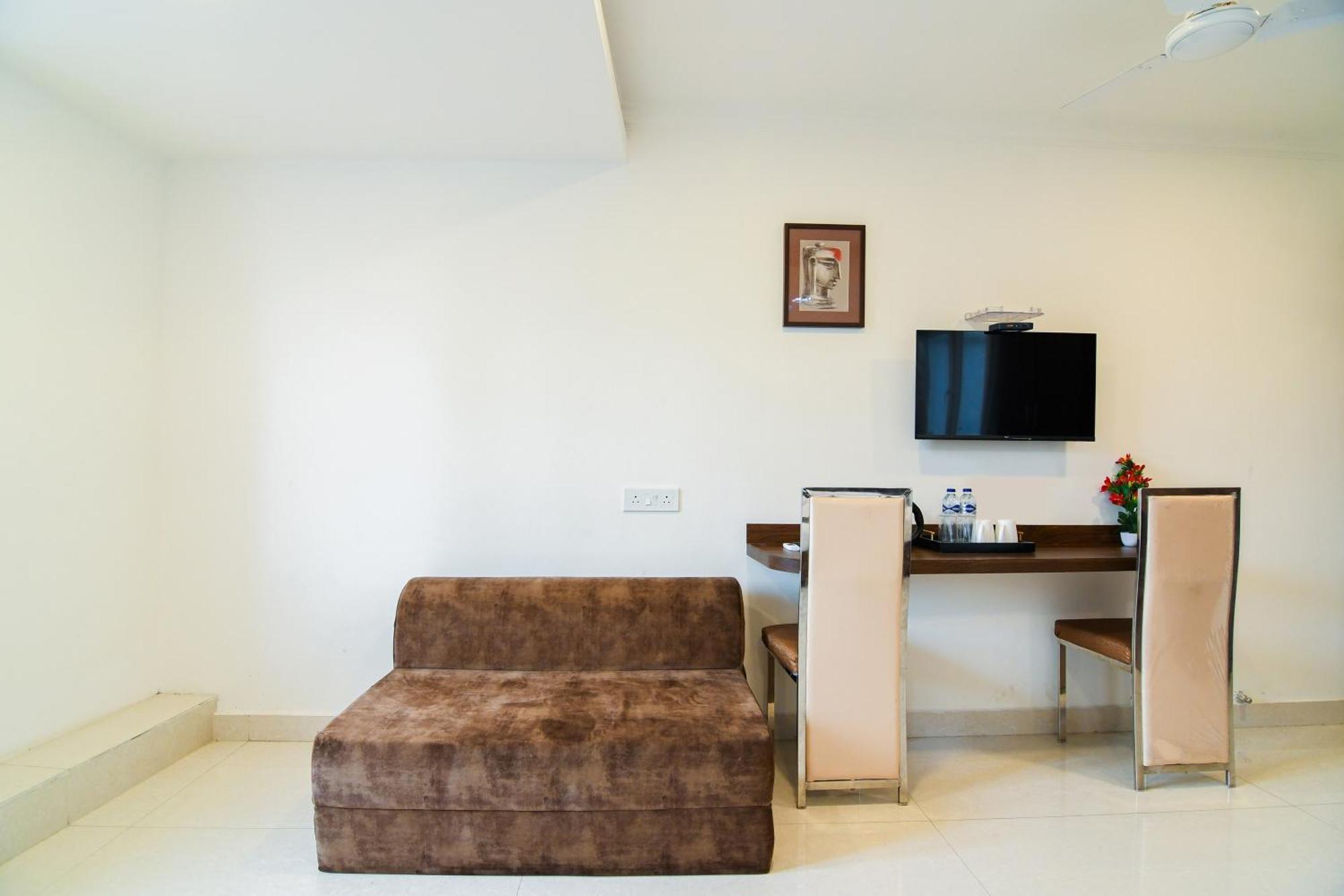 Super Hotel O Eminent Hotel Kalküta Dış mekan fotoğraf