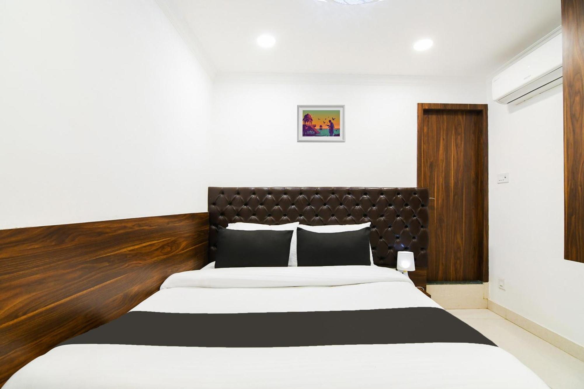 Super Hotel O Eminent Hotel Kalküta Dış mekan fotoğraf