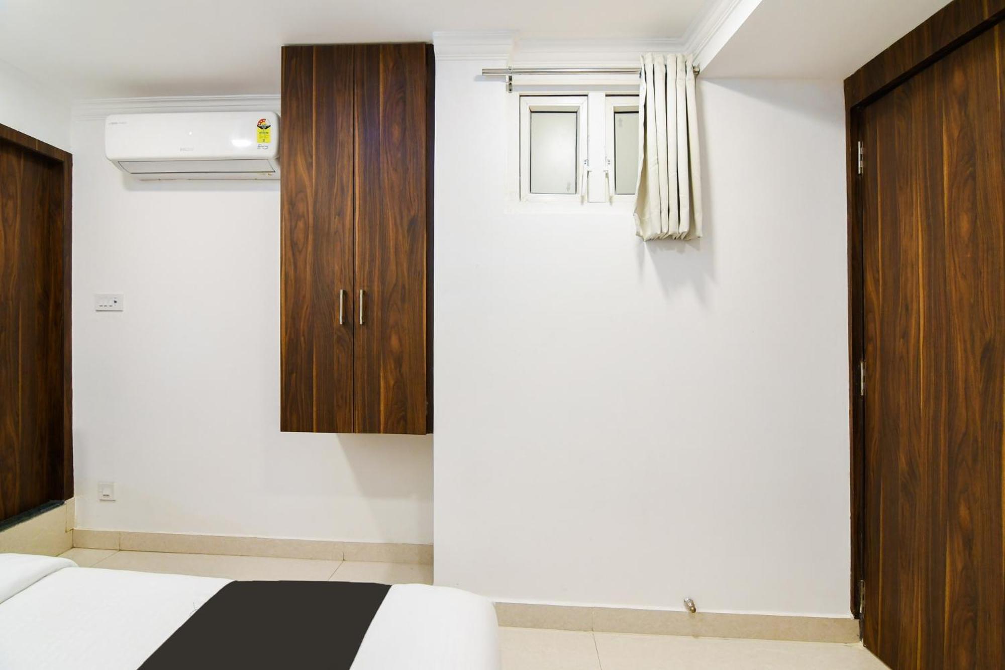 Super Hotel O Eminent Hotel Kalküta Dış mekan fotoğraf