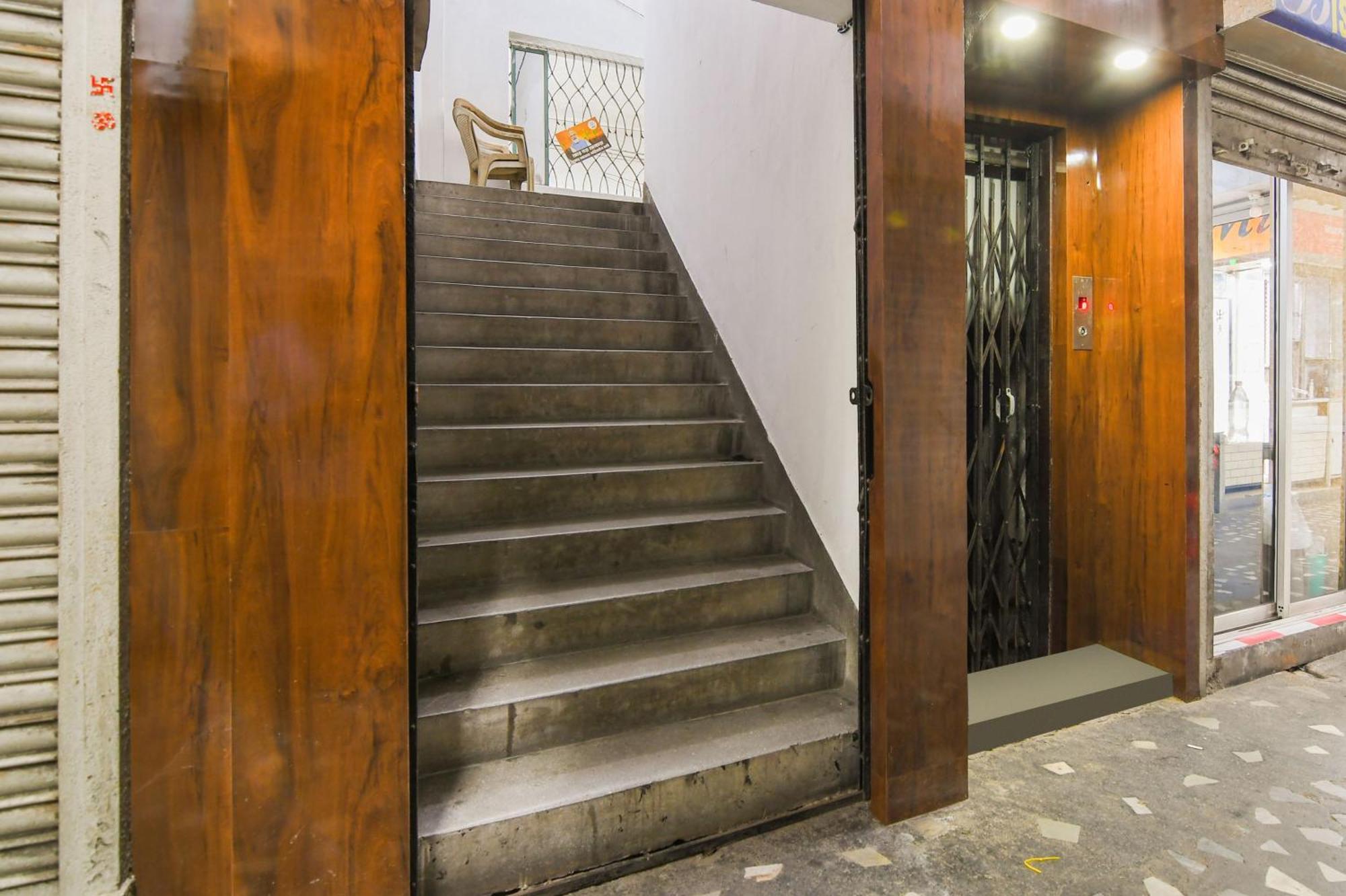 Super Hotel O Eminent Hotel Kalküta Dış mekan fotoğraf