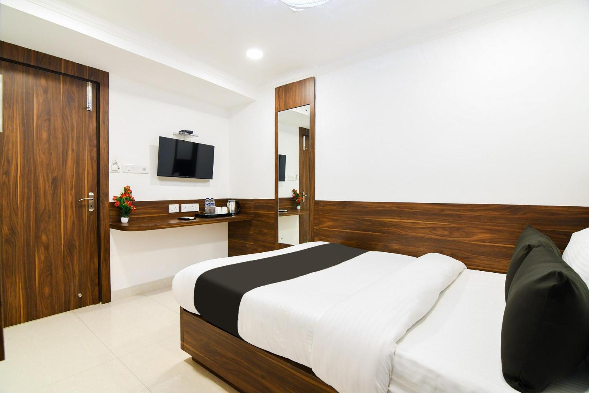 Super Hotel O Eminent Hotel Kalküta Dış mekan fotoğraf