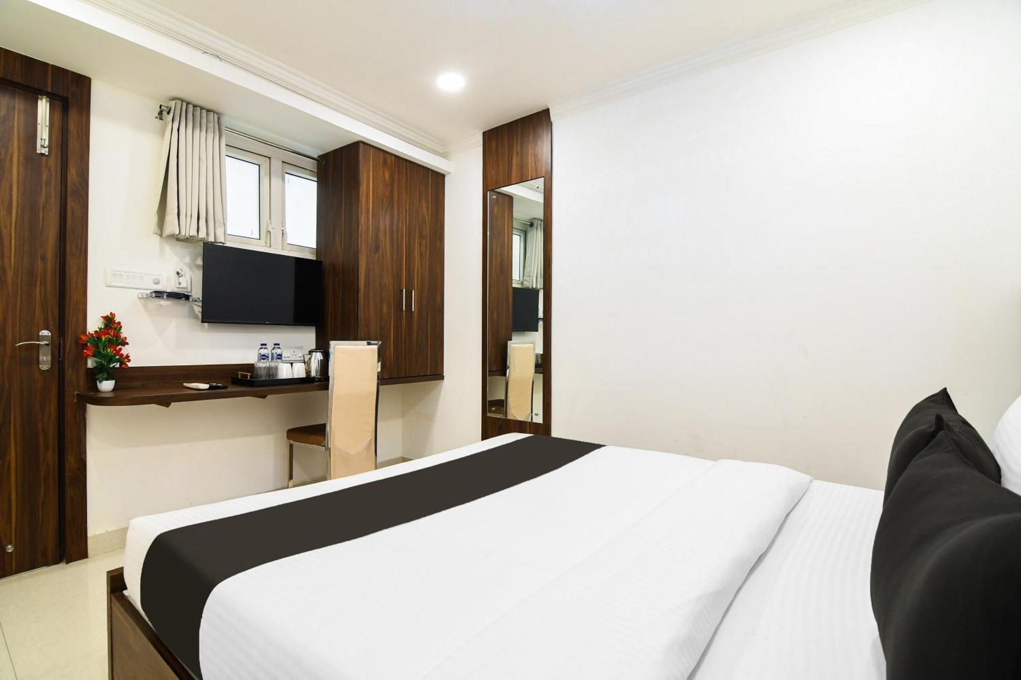 Super Hotel O Eminent Hotel Kalküta Dış mekan fotoğraf