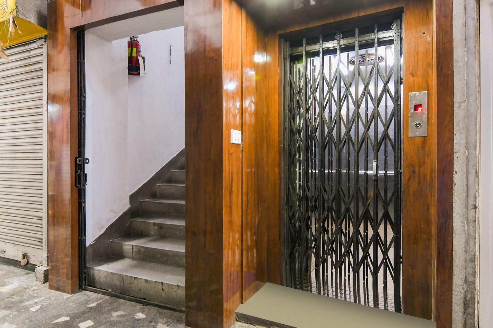 Super Hotel O Eminent Hotel Kalküta Dış mekan fotoğraf